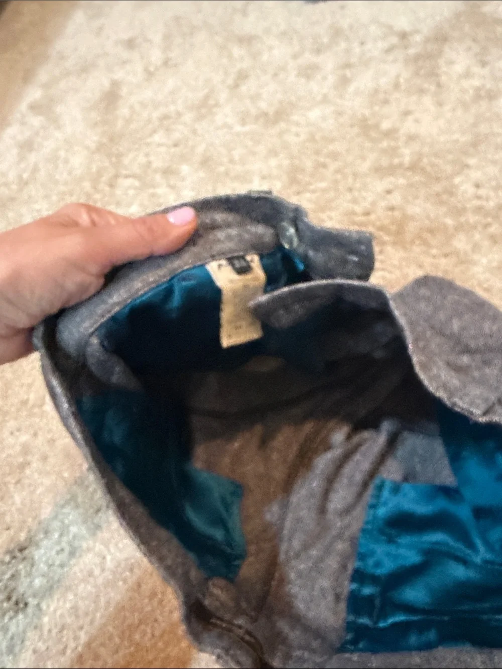 7 FOR ALL MANKIND AUTHENTIC shorts with pockets in front and back
